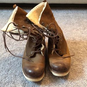 Sorel lace-up sherpa lined boots